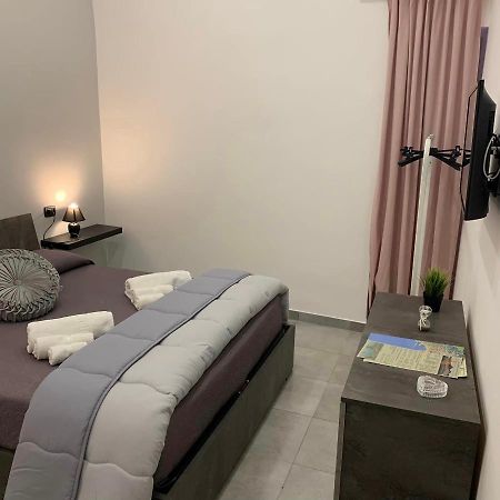 Miris Apartment Fast Comfortable Naples Airport Capodichino 25 Minutes Walk Self Check-In المظهر الخارجي الصورة