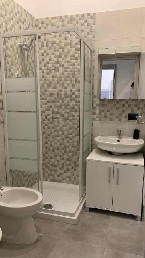 Miris Apartment Fast Comfortable Naples Airport Capodichino 25 Minutes Walk Self Check-In المظهر الخارجي الصورة