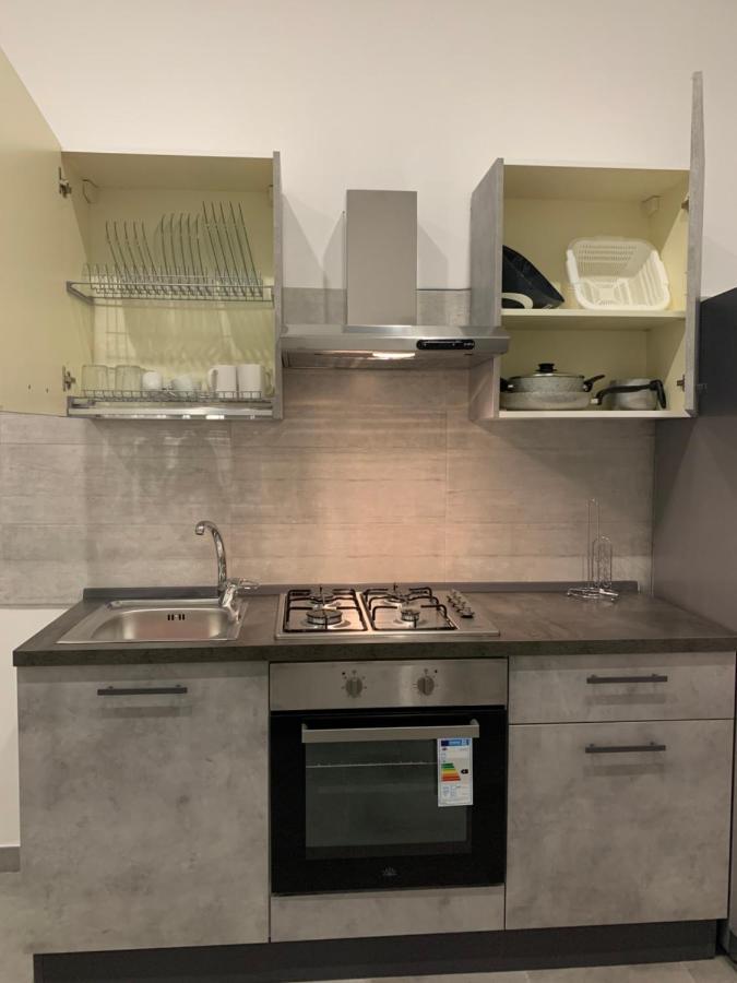 Miris Apartment Fast Comfortable Naples Airport Capodichino 25 Minutes Walk Self Check-In المظهر الخارجي الصورة