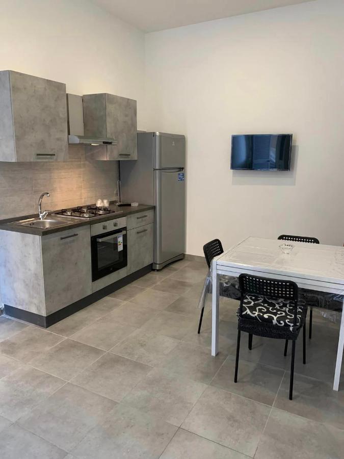 Miris Apartment Fast Comfortable Naples Airport Capodichino 25 Minutes Walk Self Check-In المظهر الخارجي الصورة