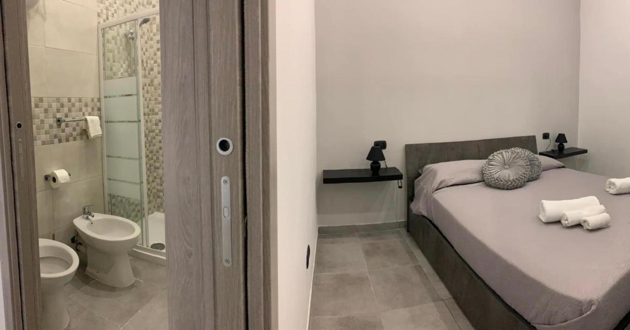 Miris Apartment Fast Comfortable Naples Airport Capodichino 25 Minutes Walk Self Check-In المظهر الخارجي الصورة