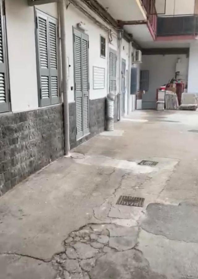 Miris Apartment Fast Comfortable Naples Airport Capodichino 25 Minutes Walk Self Check-In المظهر الخارجي الصورة